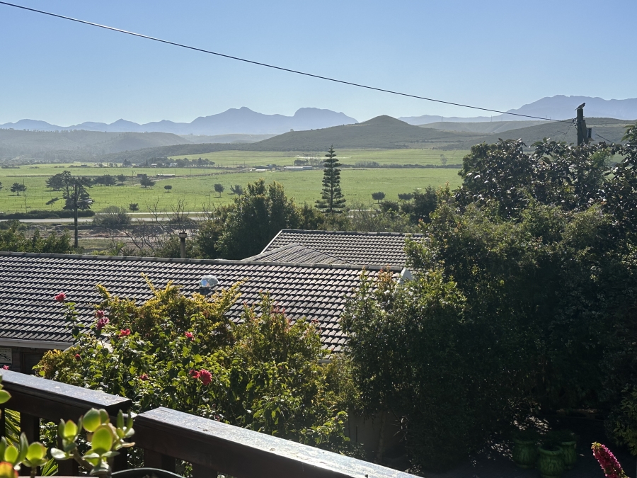 4 Bedroom Property for Sale in Fraaiuitsig Western Cape